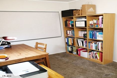 Photo of property in 2/29 Seine Road, Forrest Hill, Auckland, 0620