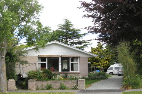Photo of property in 27 Hadlow Place, Burnside, Christchurch, 8041