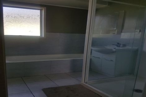 Photo of property in 84 Reynella Drive, Massey, Auckland, 0614