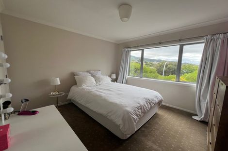 Photo of property in 2c Mckeefry Grove, Tawa, Wellington, 5028