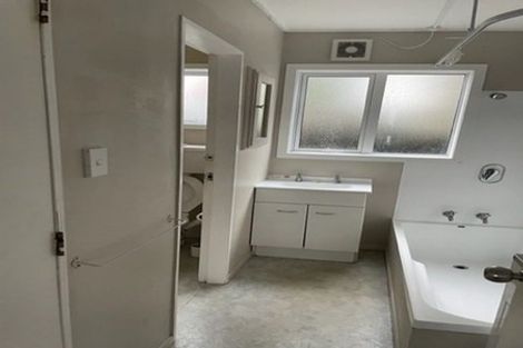 Photo of property in 2/54 Awamutu Grove, Waiwhetu, Lower Hutt, 5010