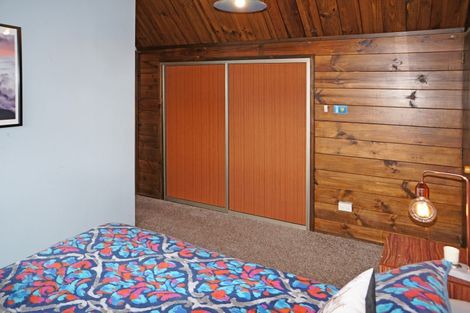 Photo of property in 77 Cedar Drive, Kelvin Heights, Queenstown, 9300