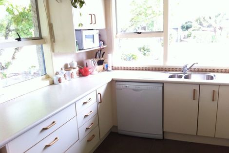 Photo of property in 1 Hume Drive, Hillcrest, Auckland, 0627