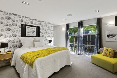 Photo of property in 11 Sasaram Lane, Cashmere, Christchurch, 8022