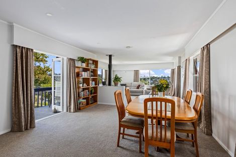 Photo of property in 1/4 Acacia Road, Torbay, Auckland, 0632