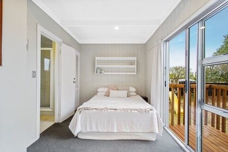 Photo of property in 14 Wallace Road, Mangere Bridge, Auckland, 2022