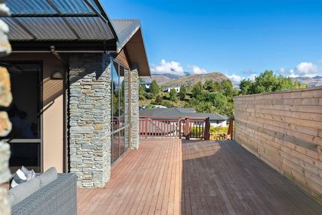 Photo of property in 42 Rere Road, Lake Hayes, Queenstown, 9304