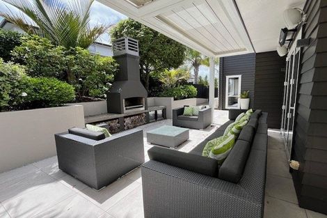 Photo of property in 9 Swindon Close, Mellons Bay, Auckland, 2014