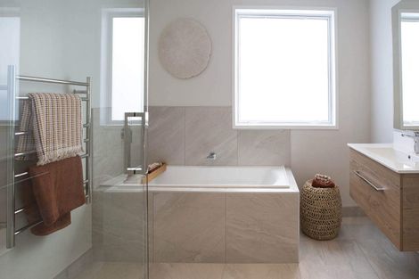 Photo of property in 3 Tawatawa Street, Long Bay, Auckland, 0630