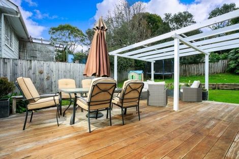 Photo of property in 98 Oaktree Avenue, Browns Bay, Auckland, 0630