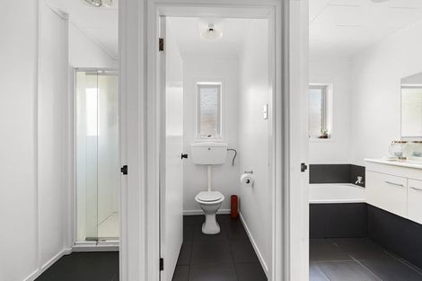 Photo of property in 3 Park Lane, Waitara, 4320