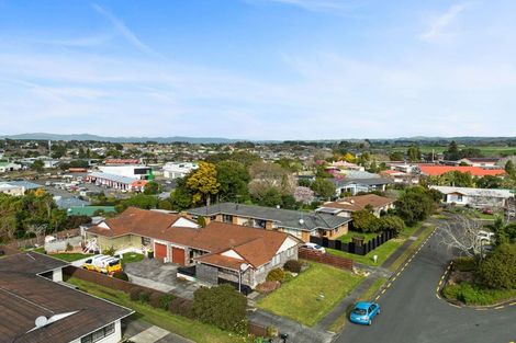 Photo of property in 22 Norfolk Rise, Waiuku, 2123