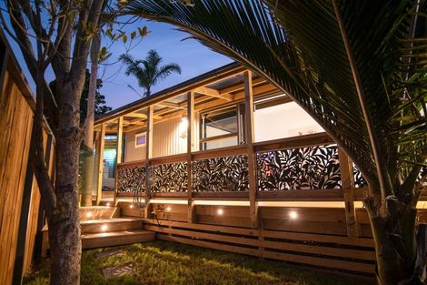 Photo of property in 21b Brian Crescent, Stanmore Bay, Whangaparaoa, 0932