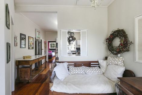 Photo of property in 34 Ferry Road, Days Bay, Lower Hutt, 5013