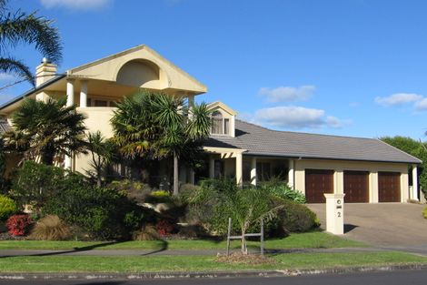 Photo of property in 2 Anaheim Boulevard, Shamrock Park, Auckland, 2016