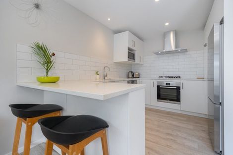 Photo of property in 60 Matua Road, Huapai, Kumeu, 0810