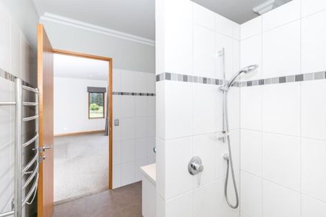 Photo of property in 28 Osborne Road, Horsham Downs, Hamilton, 3281