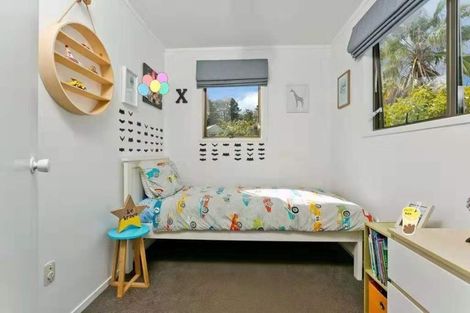 Photo of property in 2/7 Wilkinson Way, Browns Bay, Auckland, 0630