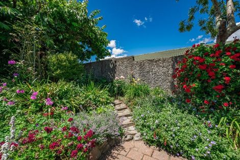 Photo of property in 11 Walnut Grove, Waikanae, 5036