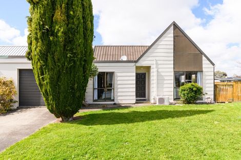 Photo of property in 9 Denver Place, Milson, Palmerston North, 4414
