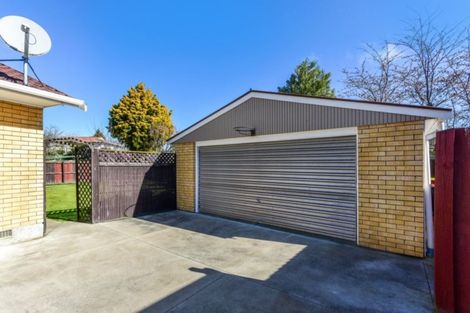 Photo of property in 17 Delaware Crescent, Russley, Christchurch, 8042