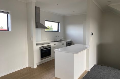 Photo of property in 5/5 Peachgrove Road, Te Atatu Peninsula, Auckland, 0610