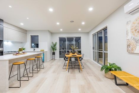 Photo of property in 41 Lumbarda Drive, Kumeu, 0810