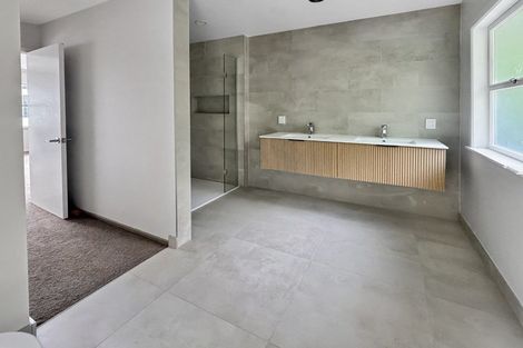 Photo of property in 55 Cambridge Road, Riverhead, 0820