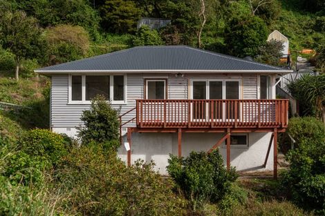 Photo of property in 2 Dunedin Terrace, Melrose, Wellington, 6023