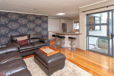 Photo of property in 32 Bob Charles Drive, Golflands, Auckland, 2013