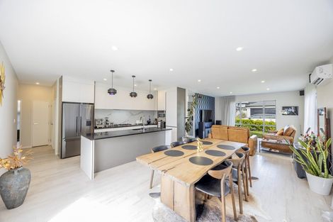 Photo of property in 14 Ropere Street, Kumeu, 0810