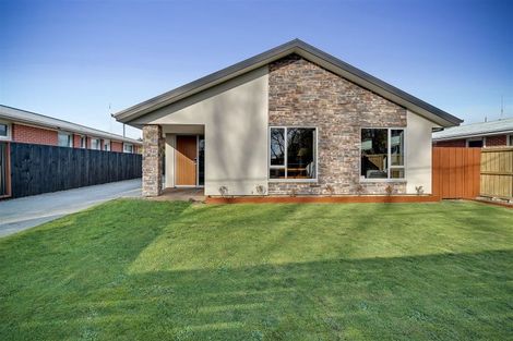 Photo of property in 104 Wainoni Road, Avondale, Christchurch, 8061