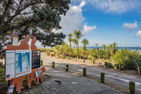 Photo of property in 1025 Beach Road, Torbay, Auckland, 0630