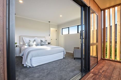 Photo of property in 38 Vinistra Road, Kumeu, 0810