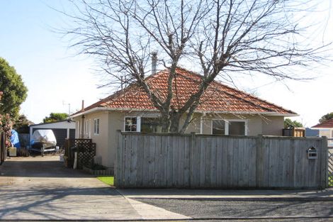 Photo of property in 50 Lismore Street, Merrilands, New Plymouth, 4312