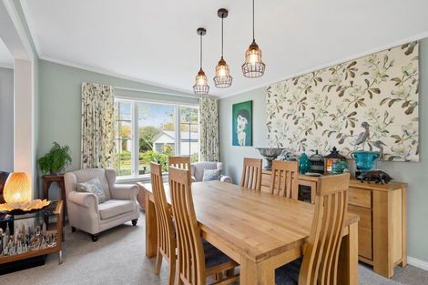 Photo of property in 111 Clifford Road, Eltham, 4322