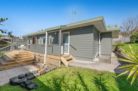 Photo of property in 2/45 Unsworth Drive, Unsworth Heights, Auckland, 0632
