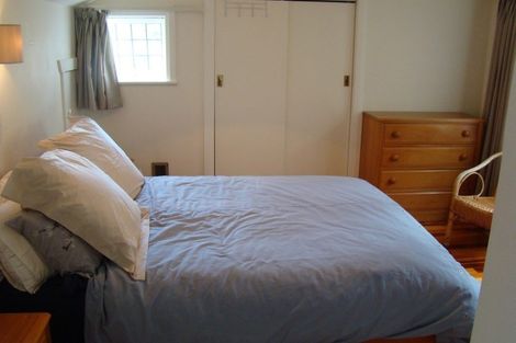 Photo of property in 28 Saint Michaels Crescent, Kelburn, Wellington, 6012