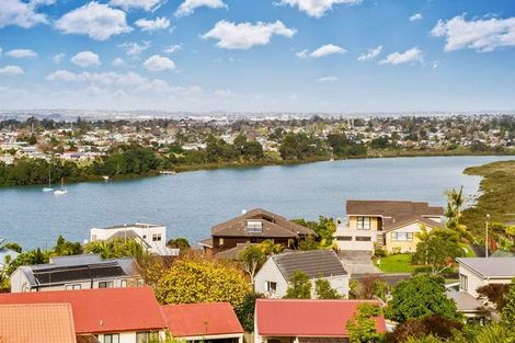 Photo of property in 4 Graceview Way, West Harbour, Auckland, 0618