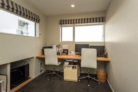 Photo of property in 25 Parkridge Place, Mount Pleasant, Christchurch, 8081