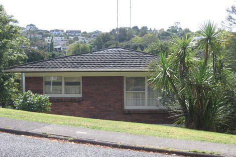 Photo of property in 2/13 Ayton Drive, Totara Vale, Auckland, 0629