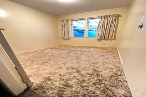 Photo of property in 20 Batchelor Street, Newlands, Wellington, 6037