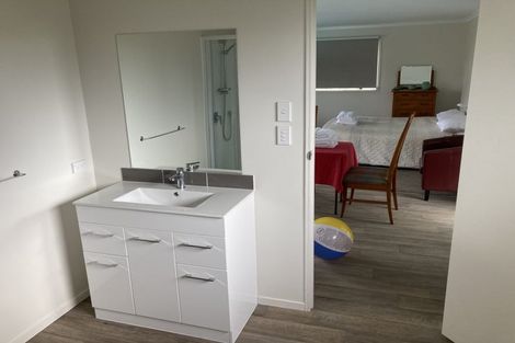 Photo of property in 71 Mills Road, Brooklyn, Wellington, 6021