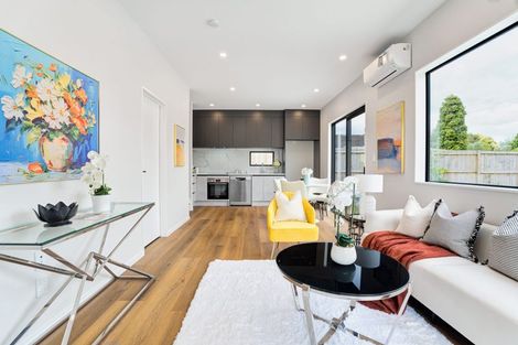 Photo of property in 14c Serjeant Street, Henderson, Auckland, 0612