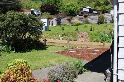 Photo of property in 1 Webster Place, Picton, 7220