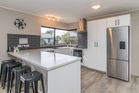 Photo of property in 26 Nikau Street, Inglewood, 4330