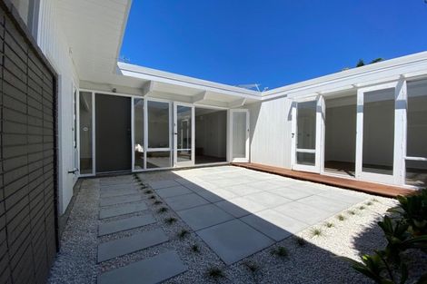 Photo of property in 3/252 Hurstmere Road, Takapuna, Auckland, 0622