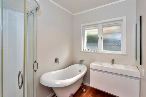 Photo of property in 18 Gills Avenue, Papakura, 2110