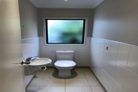 Photo of property in 38 Loloma Drive, Half Moon Bay, Auckland, 2012