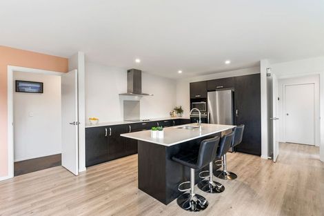 Photo of property in 11 Sauterne Road, Kumeu, 0810